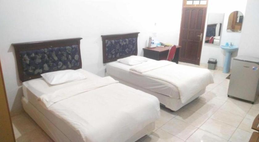 Avicenna Hotel Palangkaraya Bagian luar foto
