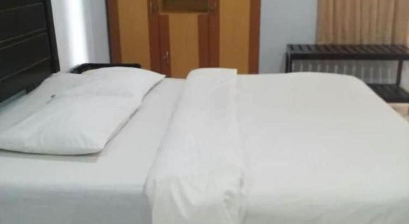 Avicenna Hotel Palangkaraya Bagian luar foto