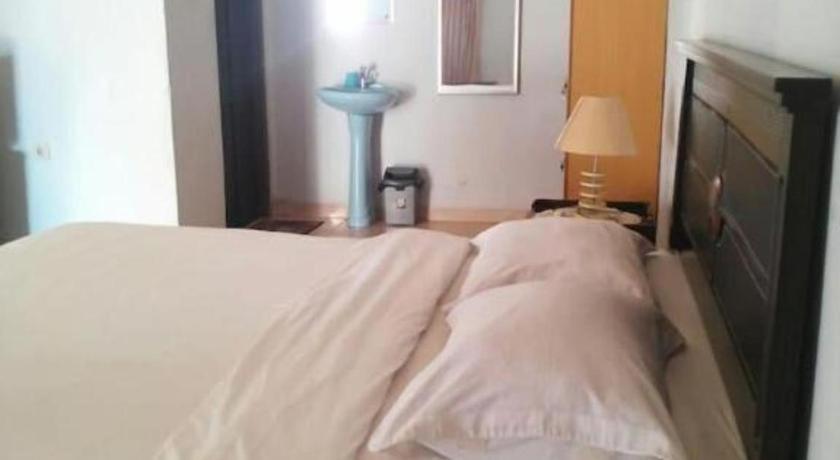 Avicenna Hotel Palangkaraya Bagian luar foto